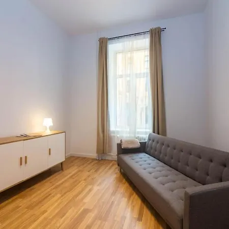 Elegant 2-bedroom Retreat Near Old Town Apartment *